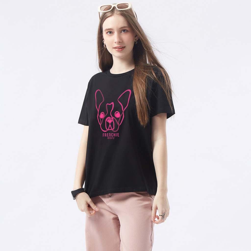 ESP เสื้อทีเชิ้ตลายเฟรนช์ชี่ อีซี่ ผู้หญิง สีดำ | Frenchie Eazy Print Tee Shirt | 06266