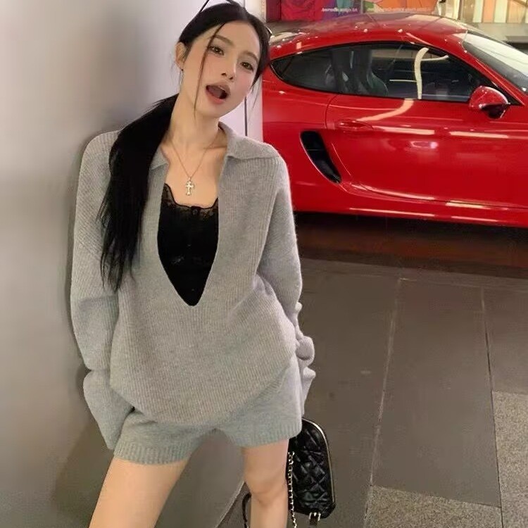 Suxi ฝรั่งเศสย้อนยุคฤดูใบไม้ร่วงใหม่คอวีแขนยาวถักเสื้อกันหนาวตรงกับกางเกงขาสั้นถัก 241011