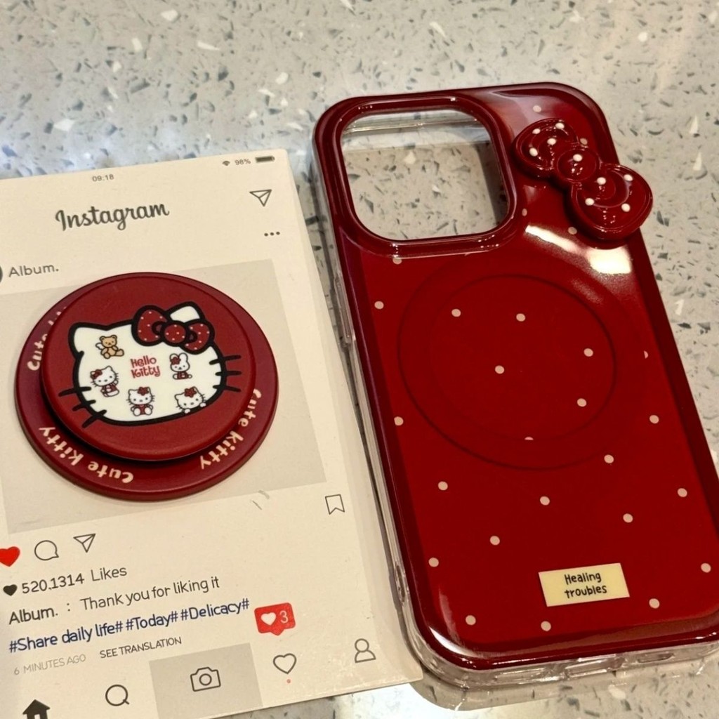 การ์ตูนการ์ตูน Polka Dot Cat Stand เหมาะสําหรับ ihone16promax Apple 15pro เคสโทรศัพท์ 1413 แม่เหล็ก