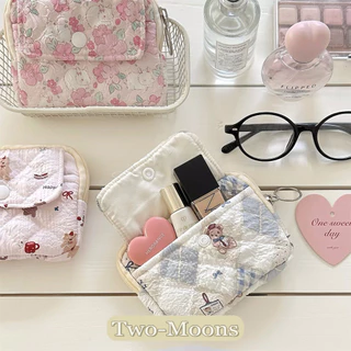 Two-Moons🌗 กระเป๋าใส่เหรียญ กระเป๋าใส่เครื่องสำอางค์ กระเป๋าสตางค์ ลายดอกไม้การ์ตูน น่ารัก มีหลายแบบให้เลือก