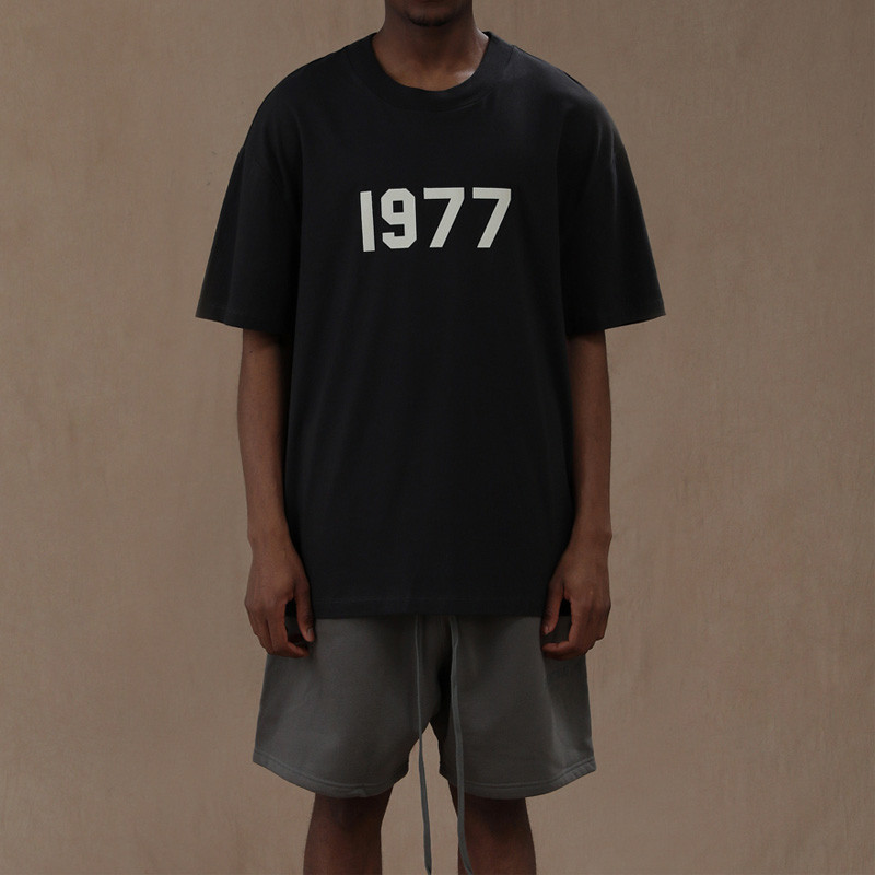 เสื้อยืด Oversize เสื้อยืดพิมพ์ลาย"1977" ผ้าฝ้ายแท้ 100% ใส่ได้ทั้งผู้ชายและผู้หญิง