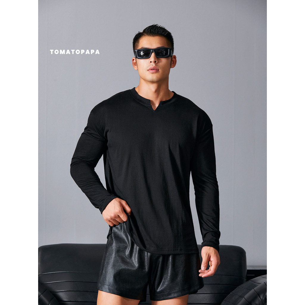 Tomatopapa เสื้อเชิ๊ตแขนยาวผู้ชาย วัสดุ Lyocell ระบายอากาศดี สไตล์เซ็กซี่ มีฐานเปิด และคอกว้างแบบ V เหมาะสำหรับใส่ในฤดูร้อนและออกกำลังกาย