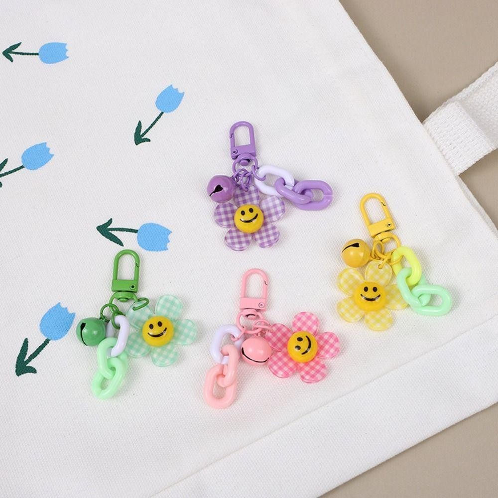 GIFTHUB ของขวัญฮับ ยิ้มดวงอาทิตย์ดอกไม้จี้,อะคริลิกับระฆังยิ้มดวงอาทิตย์ดอกไม้พวงกุญแจ,ตลกแขวนเครื่องประดับการ์ตูนรถที่สําคัญแหวนกระเป๋าอุปกร