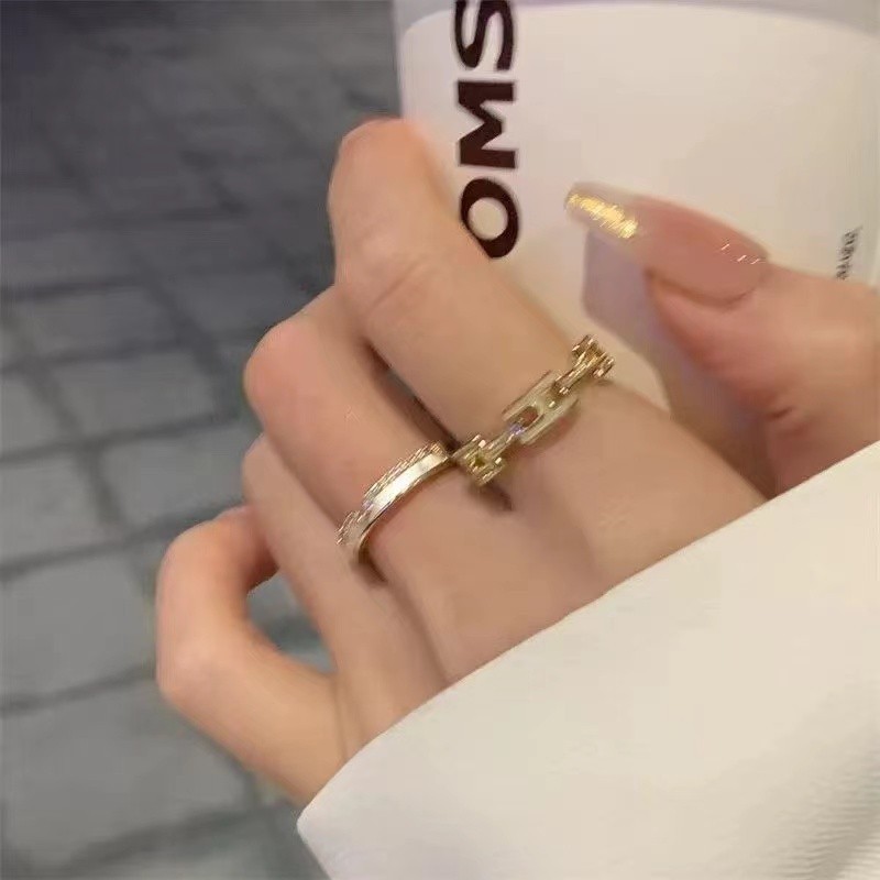 Shell Letter H แหวนหญิงประณีต High-end Index Finger Ring แหวนแฟน