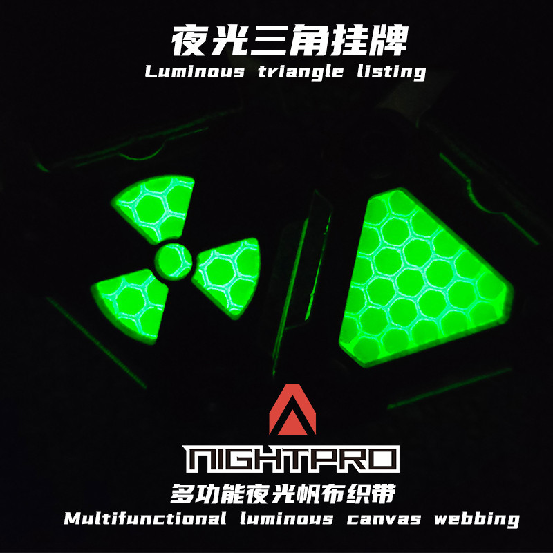 Nightpro Luminous Triangle Listing molle Webbing จี้กระเป๋าเป้สะพายหลังคอมพิวเตอร์กระเป๋ากลางแจ้งอุปกรณ์เสริมแท็กสะท้อนแสง