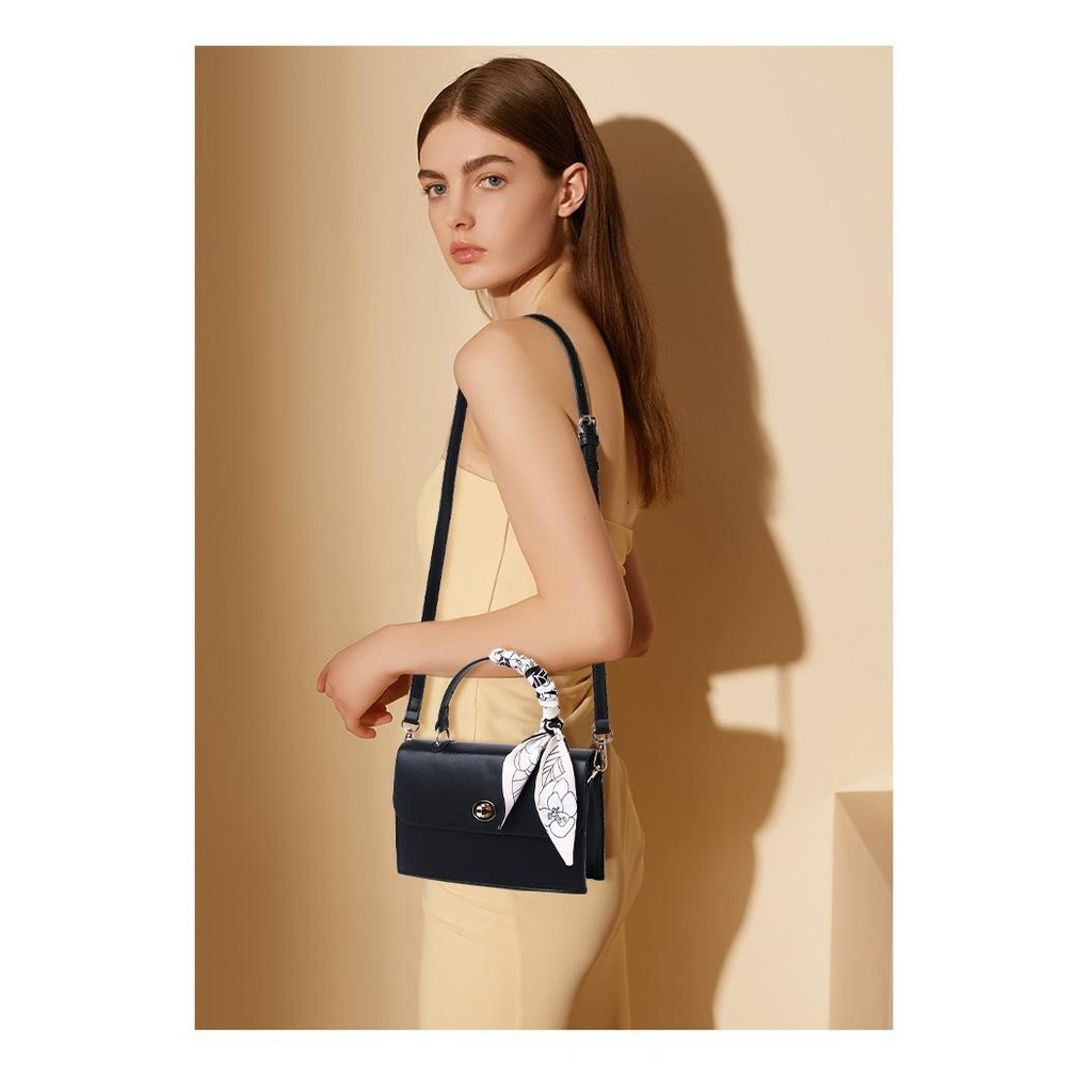 IRIS-LARISSA LUXURY WOMEN ใหม่ POPULAR FASHION CROSSBODY VERSATILE HANDBAG BEG WANITA (2823)