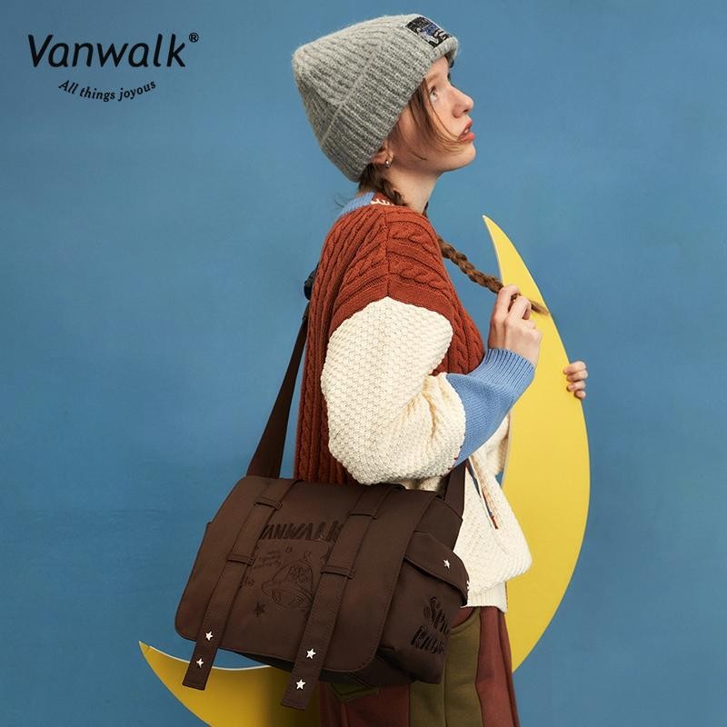 Vanwalk V2557 กระเป๋าสะพายข้างสาวย้อนยุคสไตล์อเมริกัน ins กระเป๋าสะพายนักเรียนความจุขนาดใหญ่อเนกประสงค์