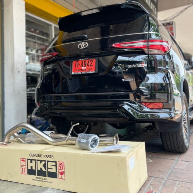 ท่อไอเสีย ชhks Legamax carbon sigle tail toyota all new fortuner 2016+ ท่อ HKS จาก ญี่ปุ่น LEGAMAX ท