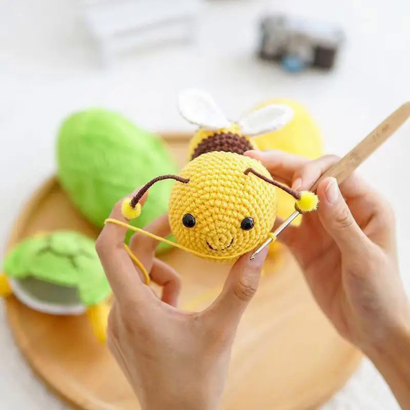 Handmade Crochet Kit Cute Bee DIY  Turtle Knitting Yarn Hook Needle Accessories for Kids Beginners H