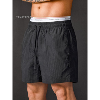 กางเกงขาสั้นผู้ชาย ลายคลาสสิก elastic waistband สำหรับใส่เล่…