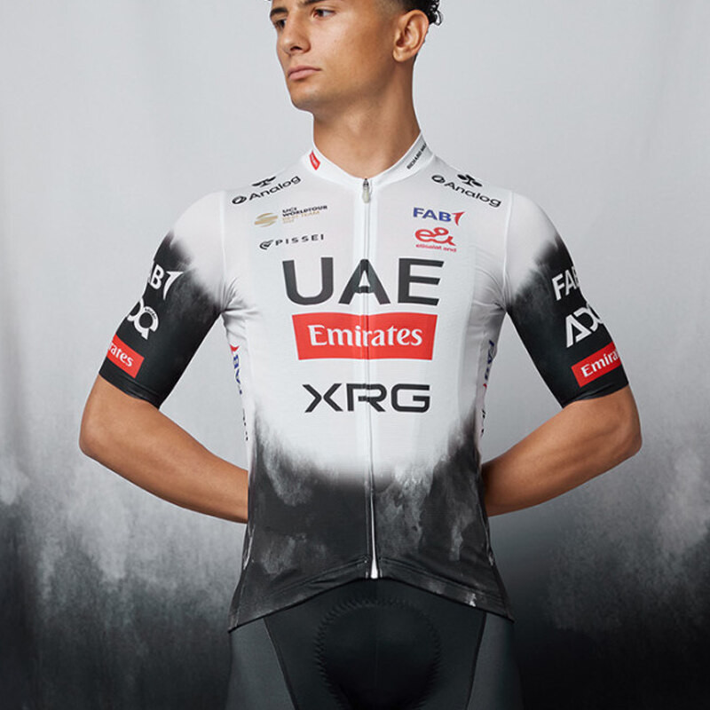 ชุดขี่จักรยayan Powerband UAE Team Emirates XRG