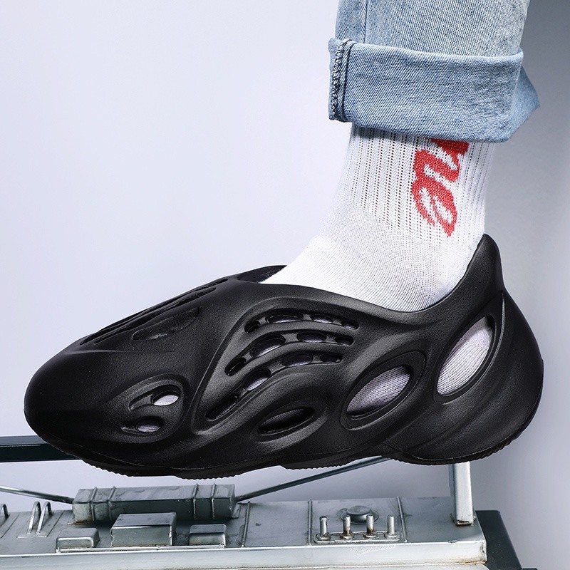 Designer Kanye West ผู้ชาย 2023 แฟชั่นผู้หญิงโฟม Runner ฤดูร้อนผู้ชายสไลด์รองเท้าแตะลําลองรองเท้าชาย