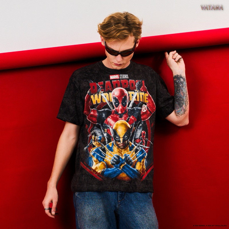 VATANA - เสื้อยืดพิมพ์ลาย DEADPOOL&WOLVERINE ลิขสิทธิ์ MARVEL S-5XL