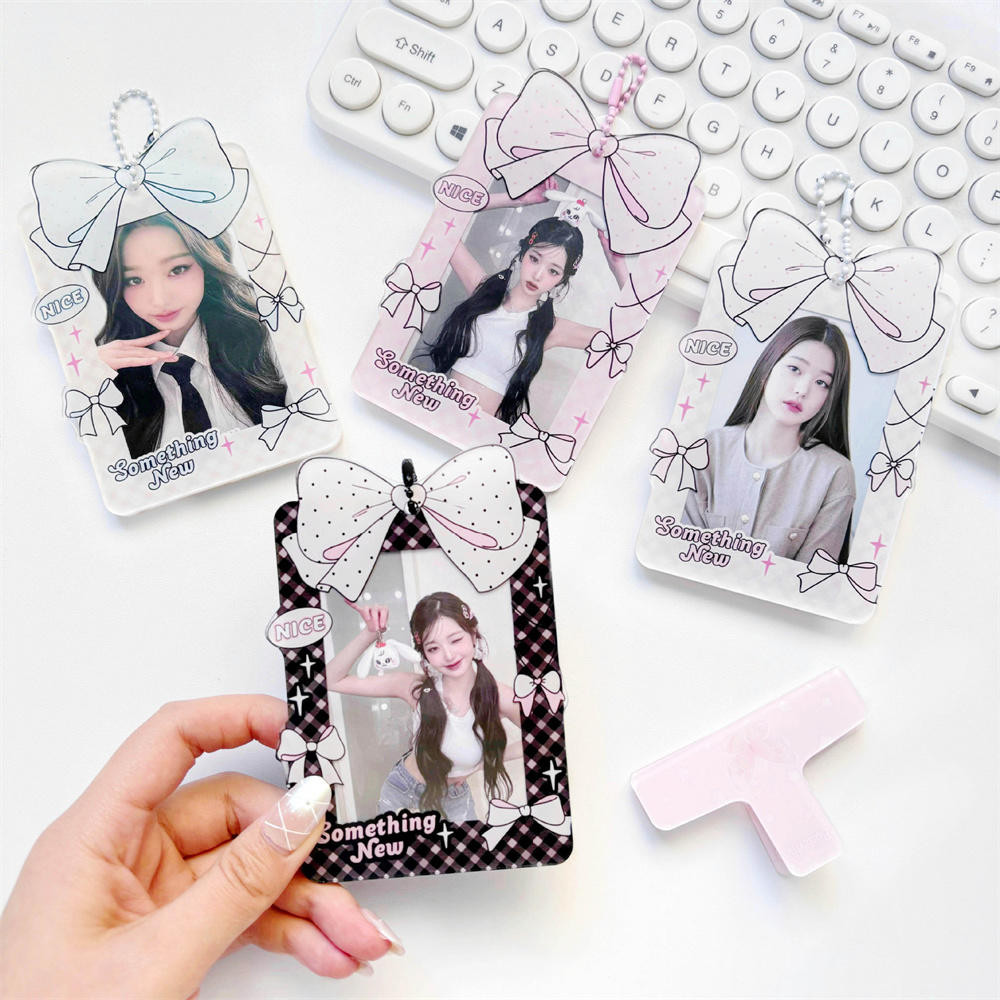 อะคริลิค Photocard ผู้ถือใสKpopผู้ถือบัตรใสพวงกุญแจป้าย ID Bank Photoพวงกุญแจกรอบรูปน่ารักการ์ดป้องกันสําหรับผู้หญิงสาว