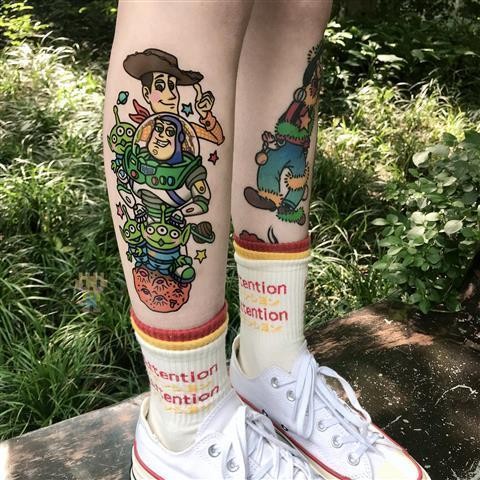 สติกเกอร์ลายสักกันน้ำในรูปแบบไข่ พร้อมลวดลายจากThree-Eyed Boy Woody Buzz Lightyear Planet