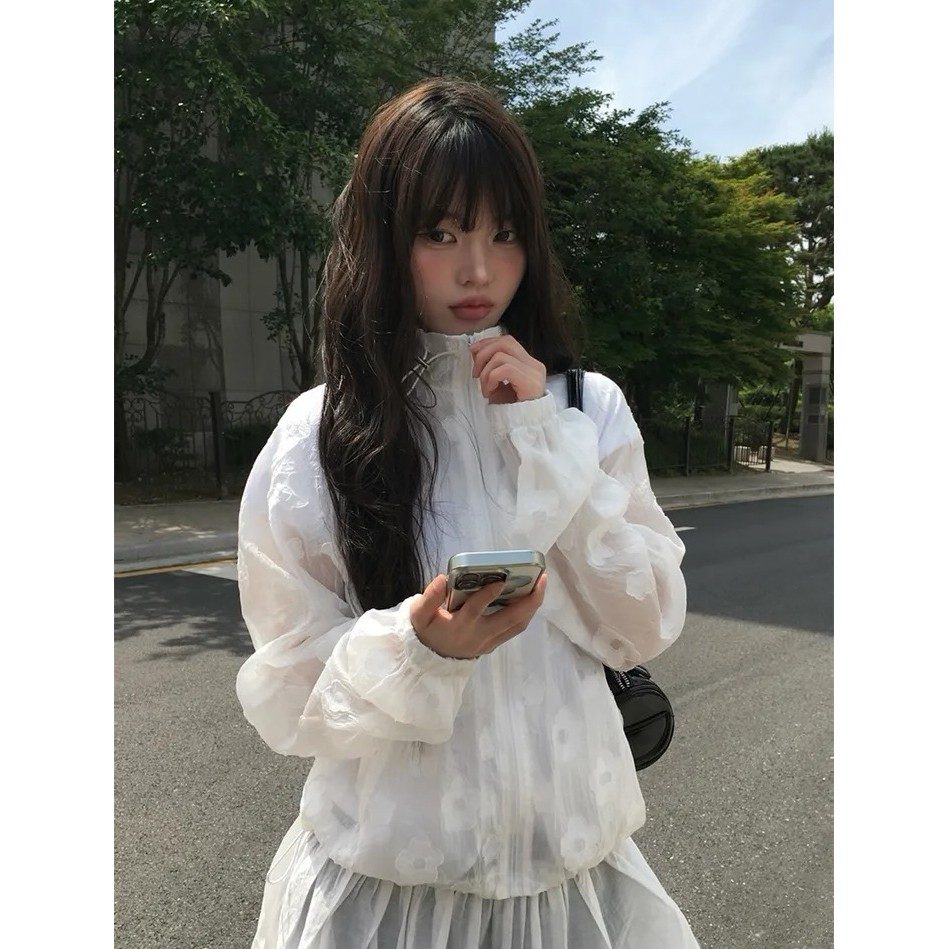 เสื้อแจ็คเก็ตผู้หญิงลายดอกไม้ สไตล์เรียบง่าย เหมาะสมแก่การสวมใส่ในฤดูใบไม้ร่วงหรือใช้เป็นเสื้อลายคลุมประจำวัน