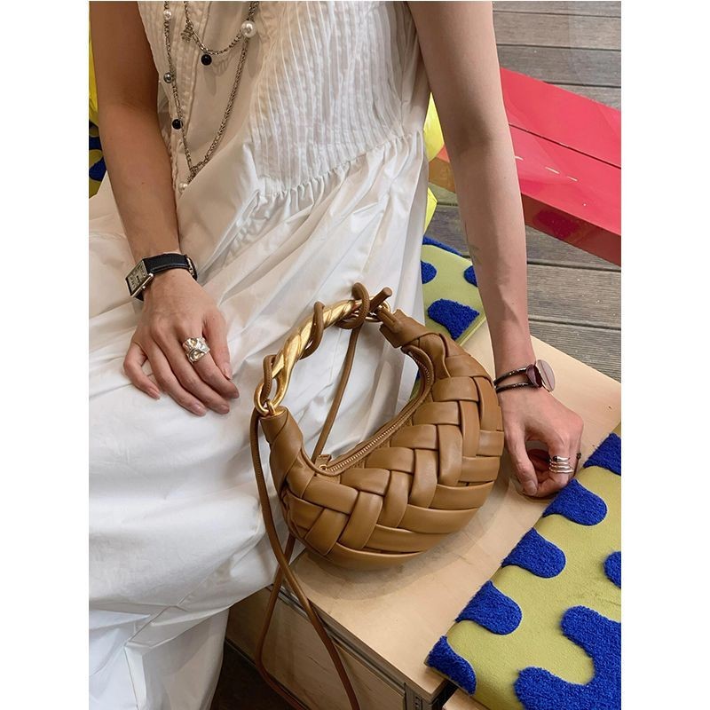 2025 Autumn French Niche Hand-Woven Messenger Bag-Designer Style Birds Nest Handbag