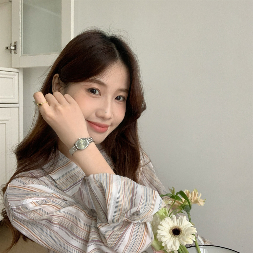 นาฬิการูปไข่นักเรียนหญิง อิน นาฬิกาควอทซ์กลเรียบง่ายดิจิตอลมูลค่าสูง