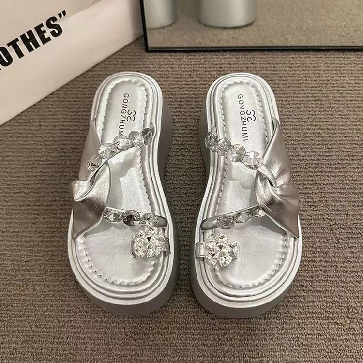 รองเท้าแตะผู้หญิงแฟชั่นสไตล์เกาหลีพื้นนุ่มสบายสวมนิ้วเท้า rhinestone หนากันน้ำฤดูฝนรองเท้าแตะกลางแจ้ง35-40หลา