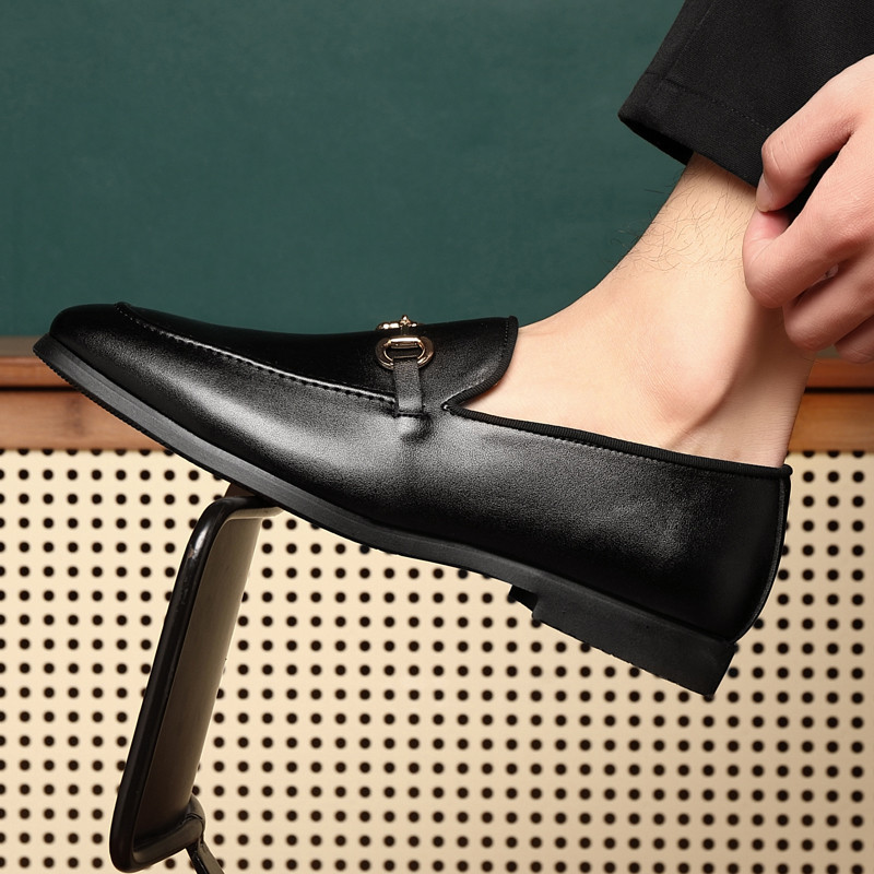 Man Loafers แฟชั่นหนังสีทึบทุกวันงานแต่งงานสีดํา Slip-On รองเท้ารอบ Toe รองเท้าลําลอง