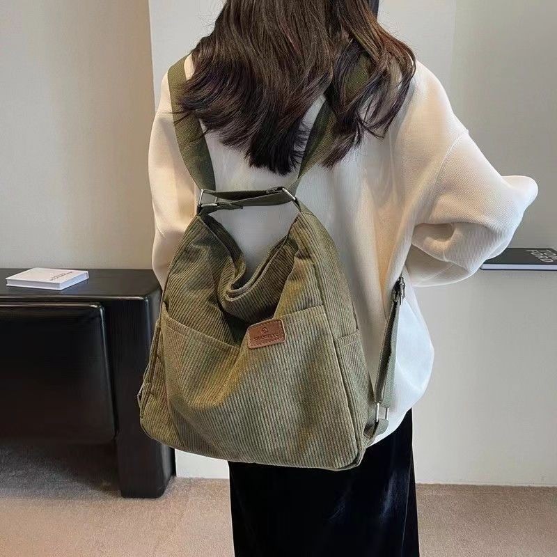 กระเป๋าหญิงสไตล์ใหม่ขนาดใหญ่-ความจุ Corduroy กระเป๋าแฟชั่น All-Match Messenger กระเป๋านักเรียนวิทยาลัย Shou