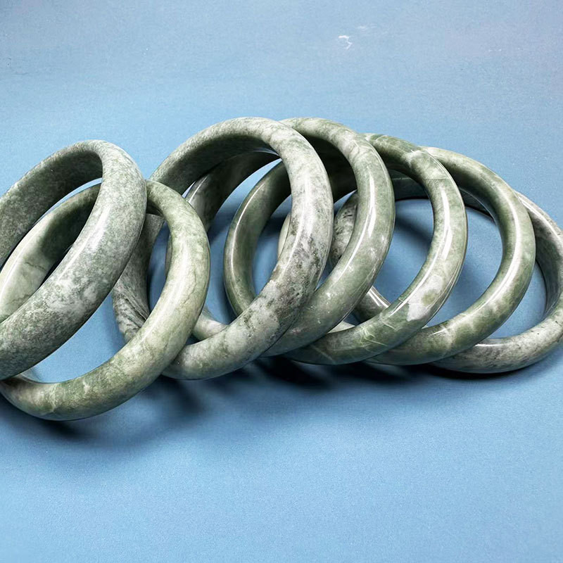 [มีในสต็อก] สร้อยข้อมือสีเขียวธรรมชาติของผู้หญิงนำเข้าจากประเทศจีน