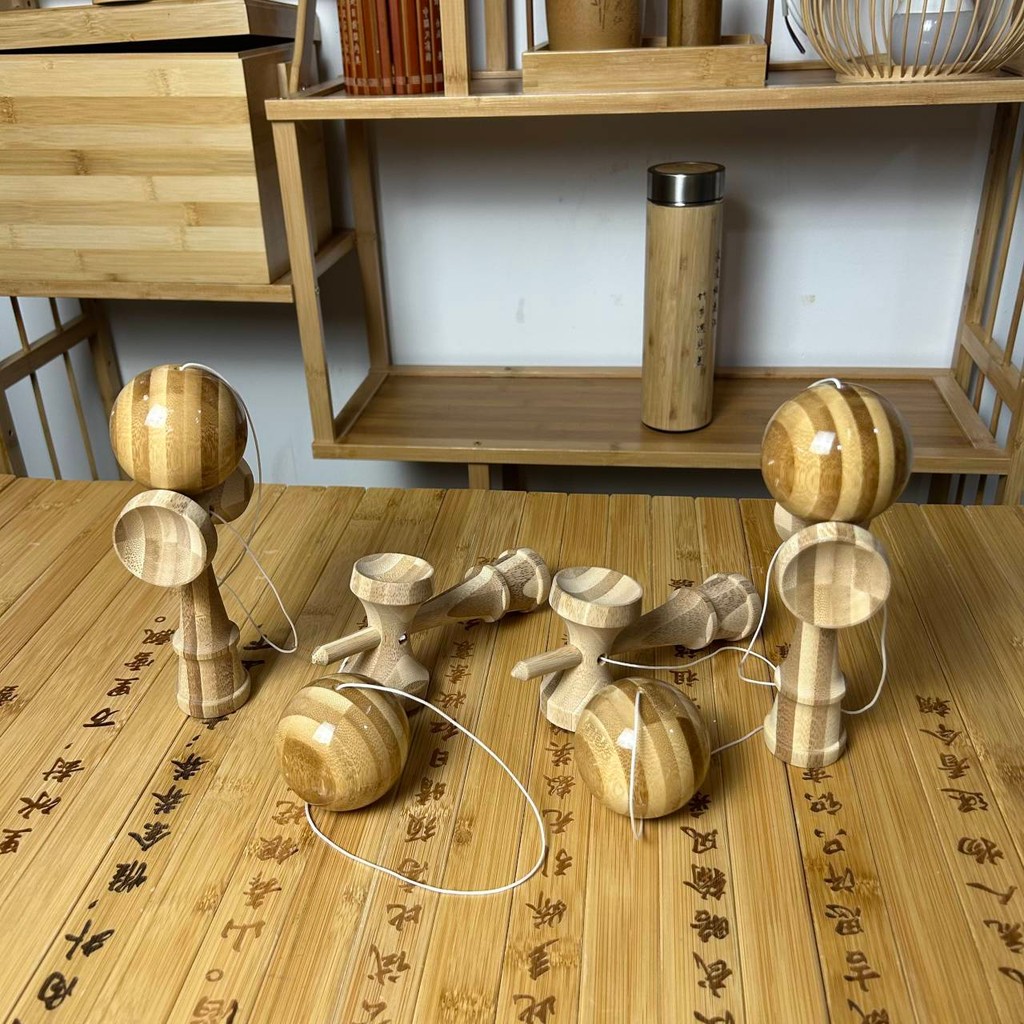 ดาบบอลแบบดั้งเดิมของ Kendama Kendama ของญี่ปุ่น
