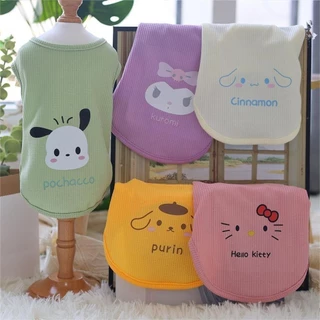 SANRIO สุนัขและแมวฤดูใบไม้ผลิและฤดูร้อนเสื้อกั๊กสัตว์เลี้ยงฤดูใบไม้ผลิและฤดูใบไม้ร่วงการ์ตูนแฟชั่นวาฟเฟิลเสื้อกั๊ก ซานริโอ พิมพ์น่ารักเสื้อผ