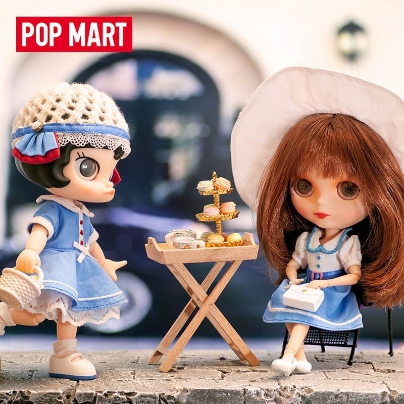 Pop Mart Molly & blythe French Action Figure Set