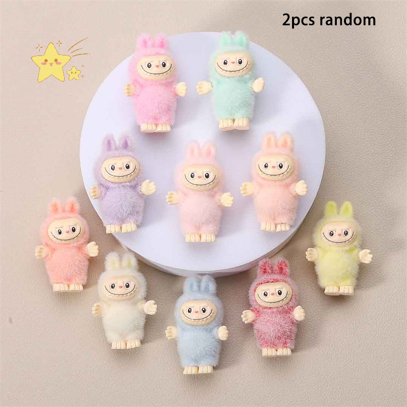 [JBTH] 2 ชิ้นการ์ตูน Labubu Series Mini Flocking ประณีตน่ารักตุ๊กตาของขวัญจี้ DIY เครื่องประดับเรซิ่นอุปกรณ์ตกแต่ง Kawaii ของเล่น [JB]