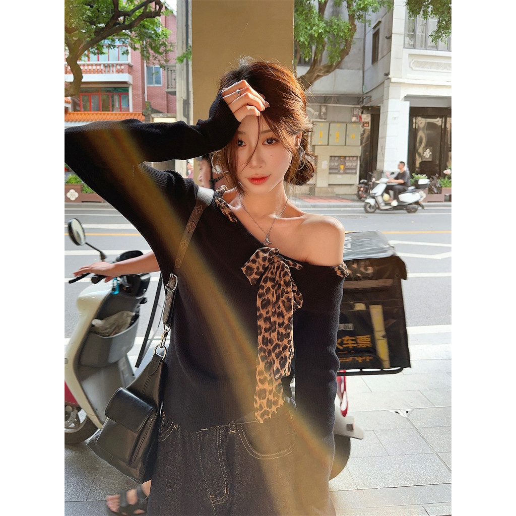 ELFwoo ออกแบบเสื้อเชิ้ตฐานไหล่เอียงแบบผูกไหล่พิมพ์ลายเสือดาวสําหรับเปิดไหล่ผู้หญิง - รูปที่ 6