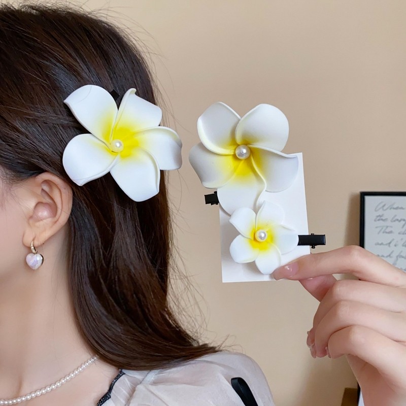 DREJEW ฤดูร้อน Super Fairy Plumeria Pearl Hairpin หวานและสดด้านข้าง Duckbill คลิป Seaside Resort สไตล์ Headwear เครื่องประดับผมสําหรับผู้หญิง