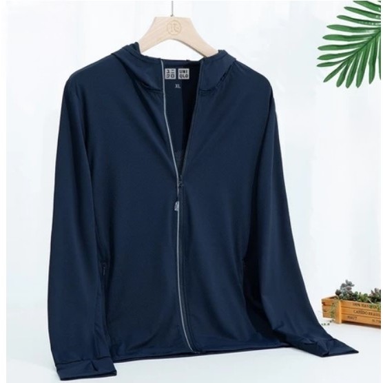 พร้อมสต็อก M-4XL Uniqlo เสื้อคลุมกันแดด เสื้อแจ็คเก็ตสตรีมีฮู้ดกันลมและกันแดด เสื้อกีฬาระบายอากาศ