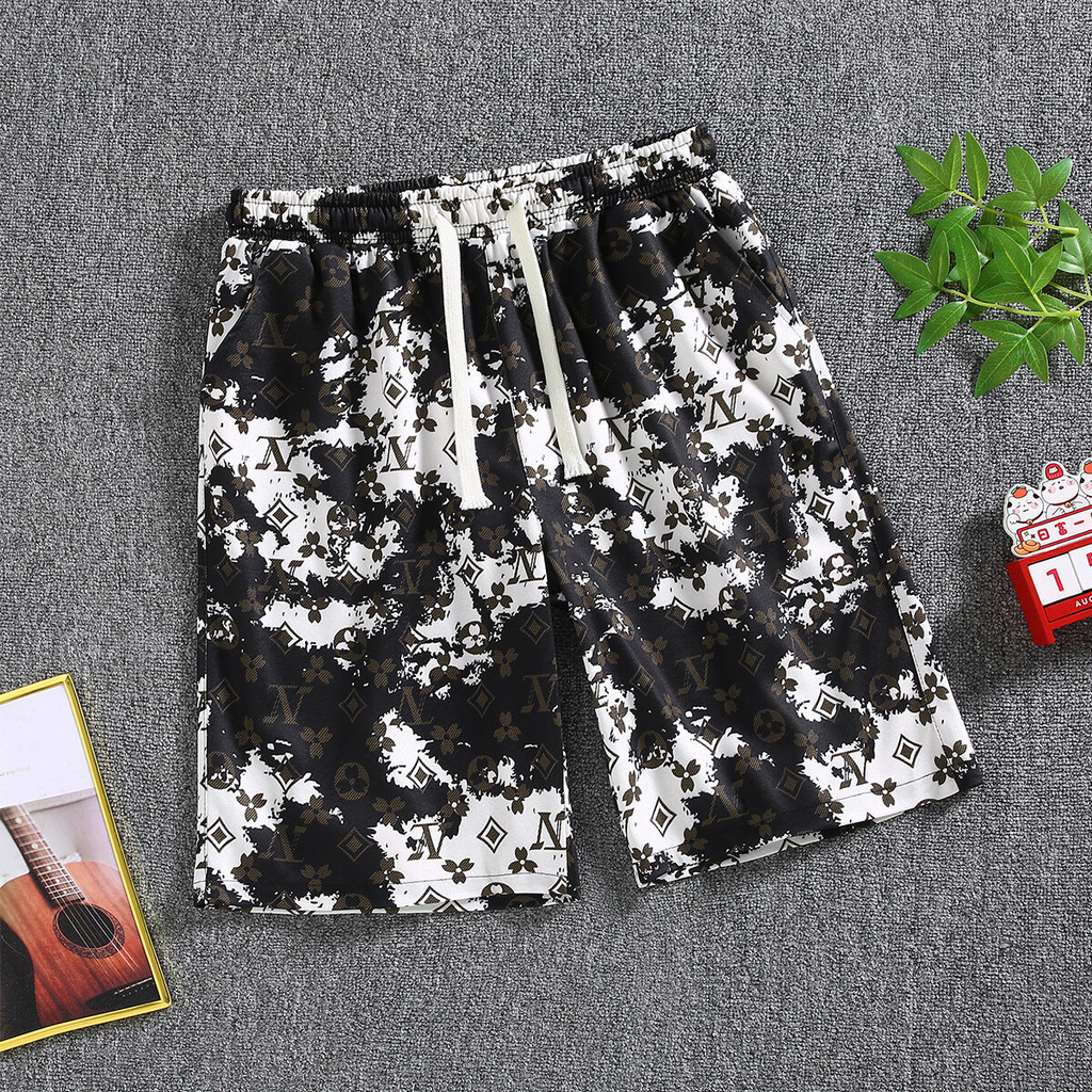 AP Store กางเกงขาสั้นผู้ชาย ผ้าไหมน้ำเเข็ง เอวยางยืด ฟรีไซส์ แฟชั่น แฟชั่นฤดูร้อน สําหรับผู้ชาย สินค้าขายดี