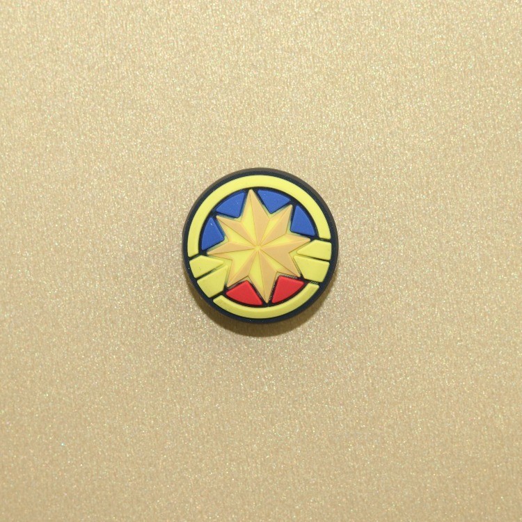 ใหม่ Crocs Jibbitz Charms /รองเท้าแตะ( คุณภาพสูง )/หัวเข็มขัดรองเท้า Mini Captain America