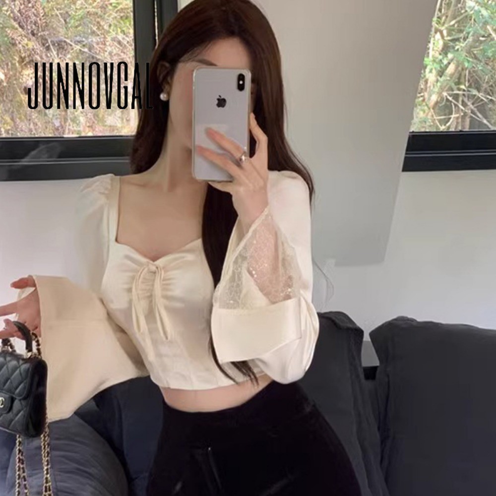 JUNNOVGAL เสื้อเชิ้ตผู้หญิงแขนยาวคอเหลี่ยม Low Cut สีทึบสไตล์ใหม่