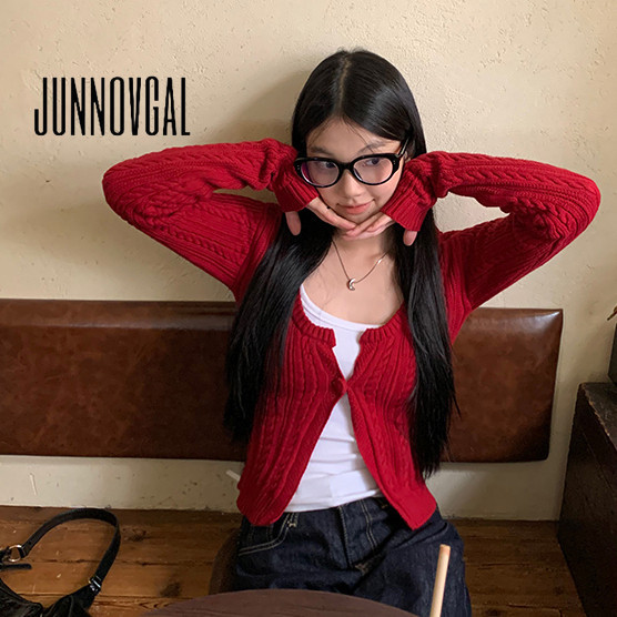 Junnovgal เสื้อคาร์ดิแกนผู้หญิงถักปุ่มคอวีทรงหลวม 2024 แขนยาวสไตล์ใหม่
