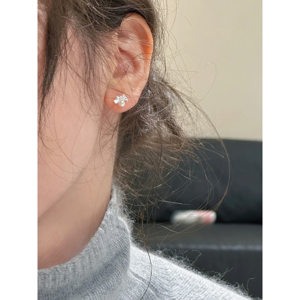 Mini Butterfly Knot Pearl Stud รูปที่ 2