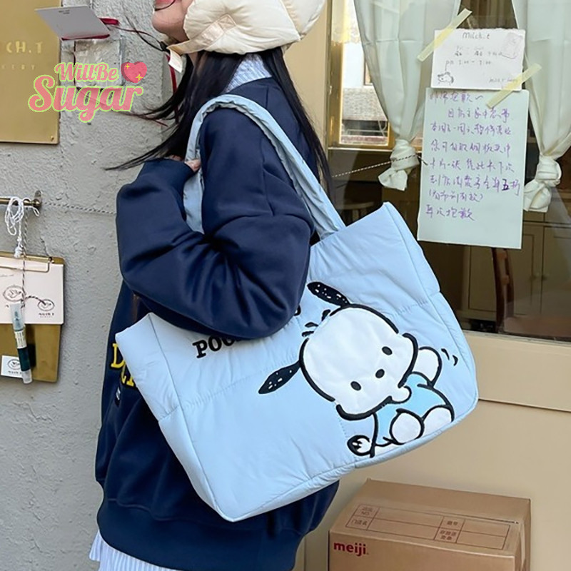 [WillBesugarT] Sanrio Kawaii Hello Kitty Kuromi Tote กระเป๋าน่ารัก My Melody Pochacco การ์ตูนลงผ้าฝ้ายกระเป๋าสะพายความจุขนาดใหญ่ของขวัญหญิง [ใหม่]