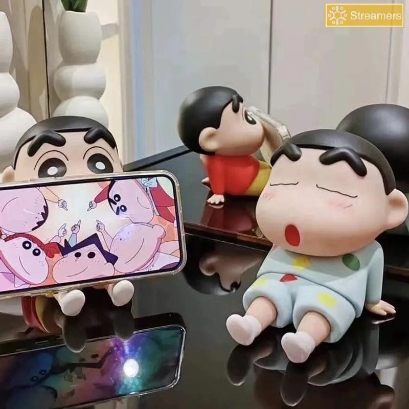 {Streamers} 1pc Table Stand For Pad Samsung IP Holder Crayon Shin Chan Universal Desk ที่วางโทรศัพท์มือถือ Mount Stand ใหม่