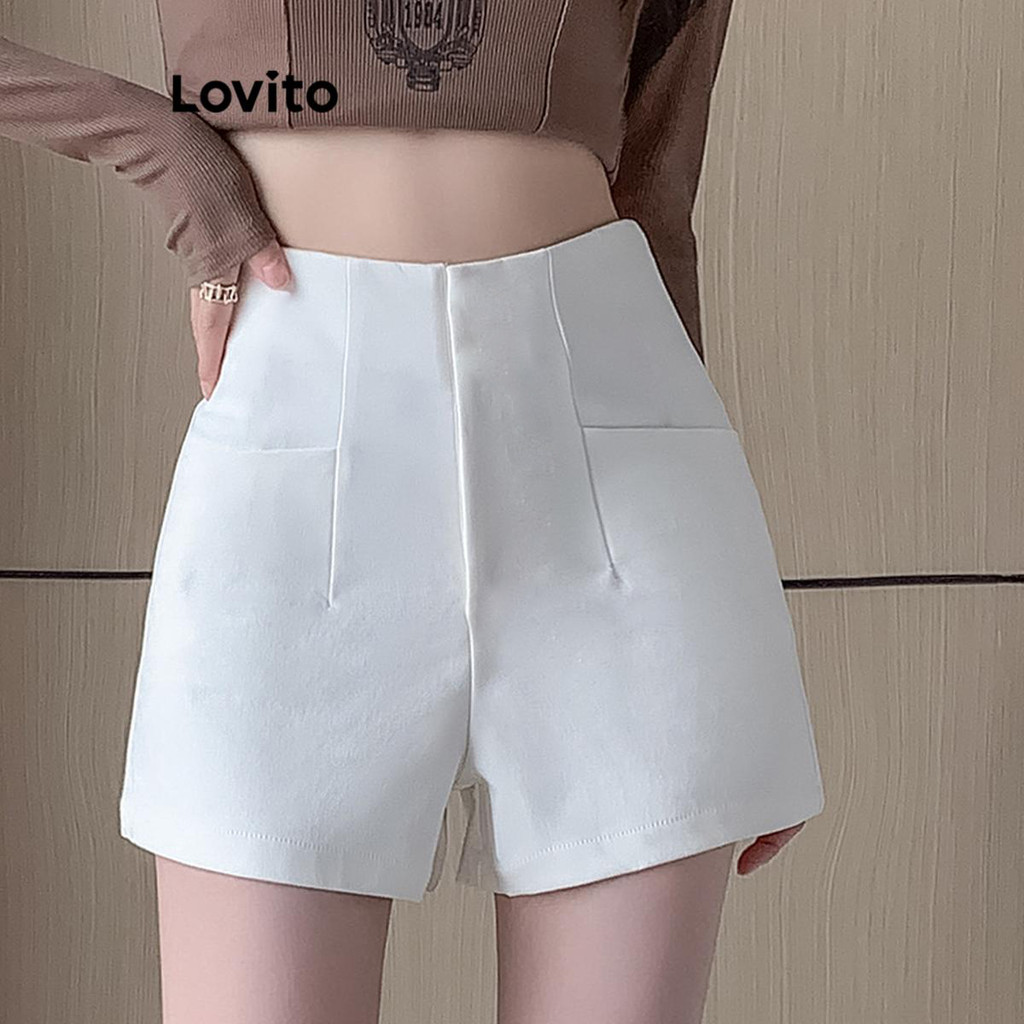 Lovito กางเกงขาสั้นผู้หญิง แต่งจีบ มีกระดุม สีพื้น สไตล์ลำลอง LNE60554