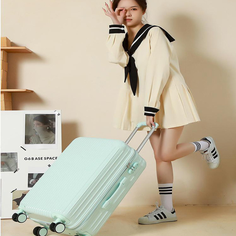 สินค้าแท้ 100%  กระเป๋าเดินทางล้อลาก เฟรมซิปรุ่น Eco Series ล้อหมุนได้ 360 องศา เข็นลื่น สบาย รับน้ำหนักได้ดี