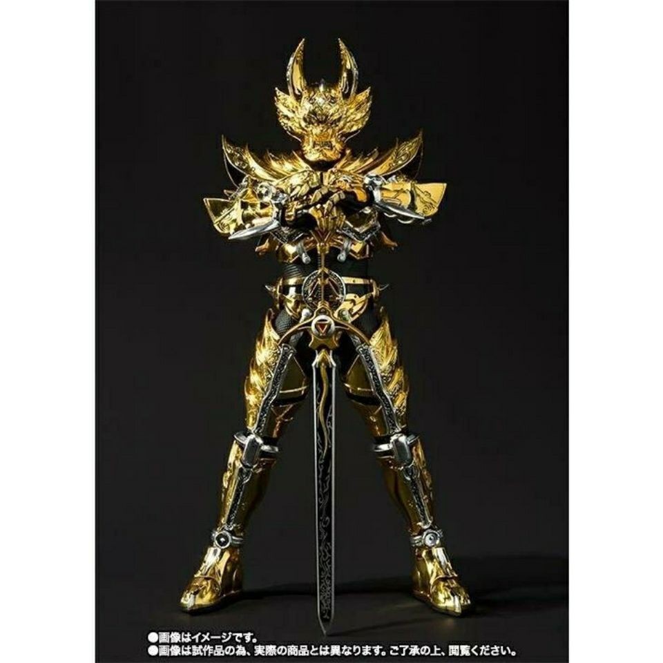 Bandai รูป Bandai SHF แกะสลักกระดูกจริง Soul Limited ฟันหมาป่า GARO Sang เกาะฟันเหล็ก อัศวินทอง