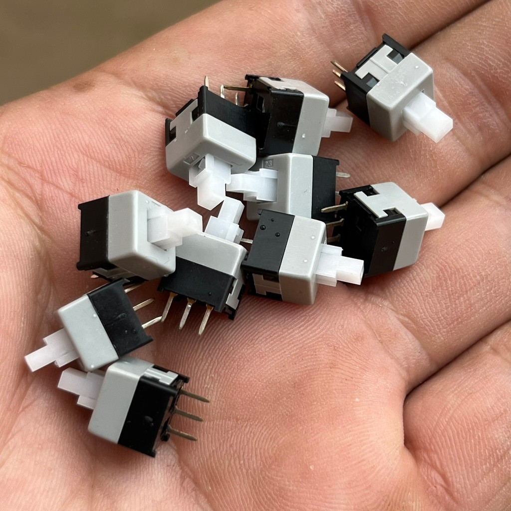 สวิตช์กดไม่ล็อก (No-lock Switch) ขนาด 8.5x8.5 มม. สำหรับปุ่มเปิด-ปิดไฟฟ้า