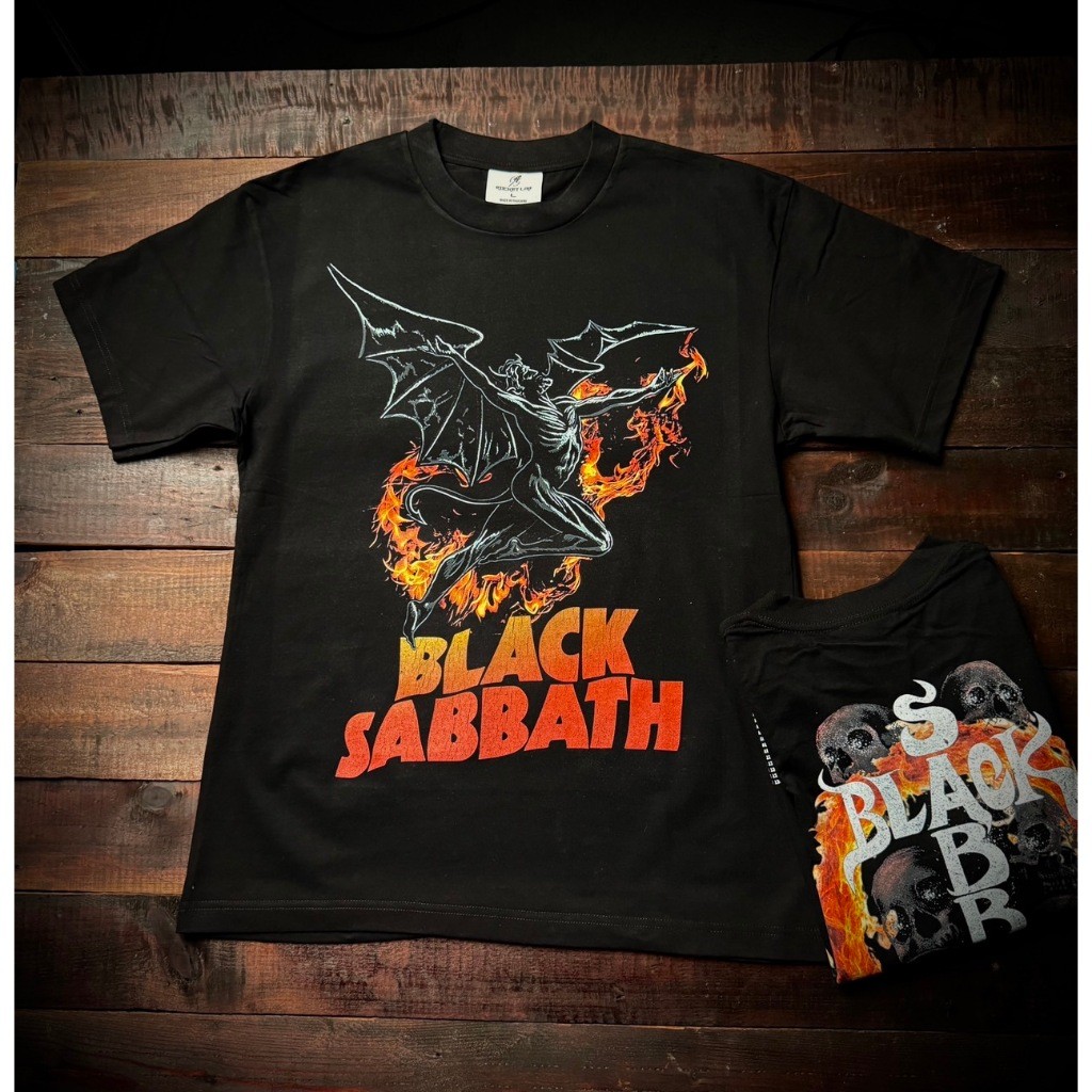 เสื้อยืดสีดำ Black Sabbath Rocket Lab ทำจากผ้าฝ้ายคุณภาพสูง งานละเอียดชัดเจน เหมาะสำหรับทั้งผู้ชายแล