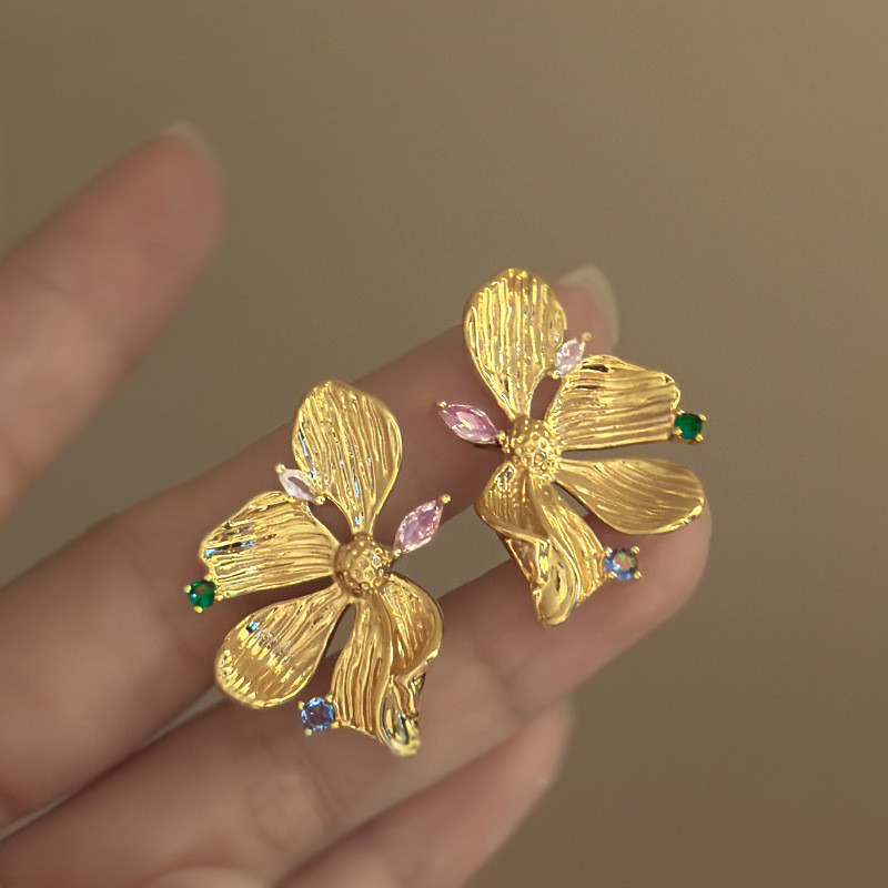 SSSEXY ✨ ต่างหูจี้ดอกไม้สีทองแฟชั่น ✨ หลายสไตล์ อัพเดทใหม่ตลอด ใส่ได้ทุกโอกาส B007 - รูปที่ 4