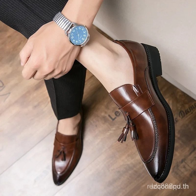 พู่หรูหราผู้ชายLoafers Pointed Toeธุรกิจรองเท้าสบายๆผู้ชายMoccasinรองเท้าPlusขนาด47 48 สบายหนังผู้ชา