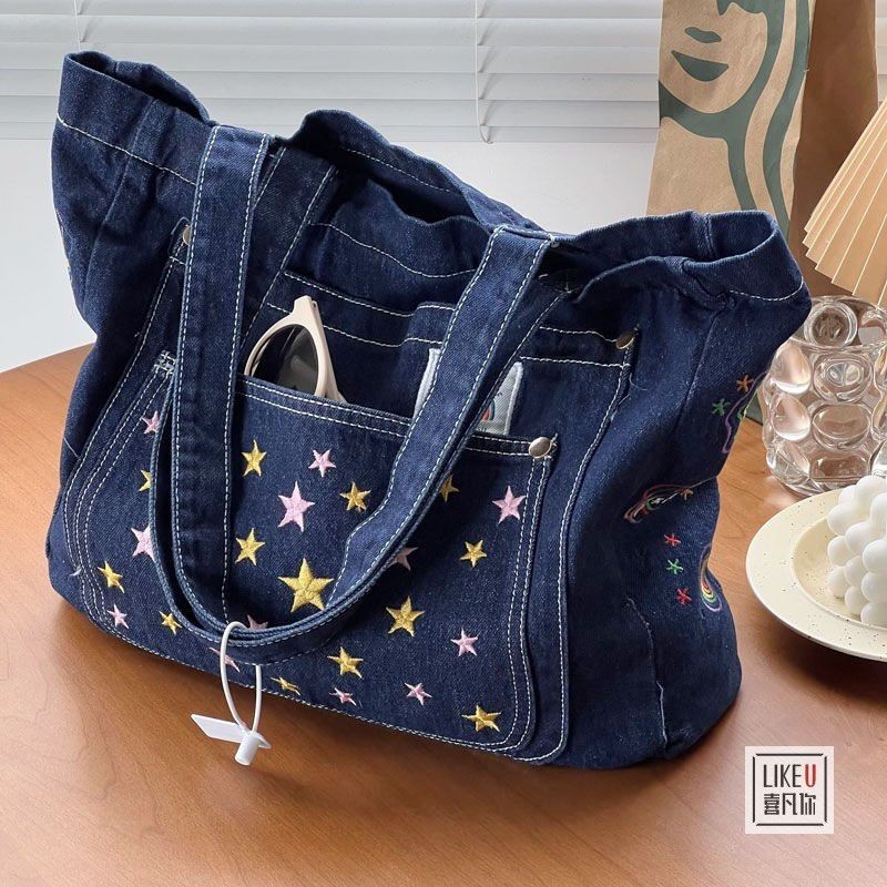 Original Design Niche Heavy Industry เย็บปักถักร้อยยุโรปแฟชั่นผ้าใบ Denim Art แบบพกพา One-Shoulder Tote กระเป๋าหญิง/8.3