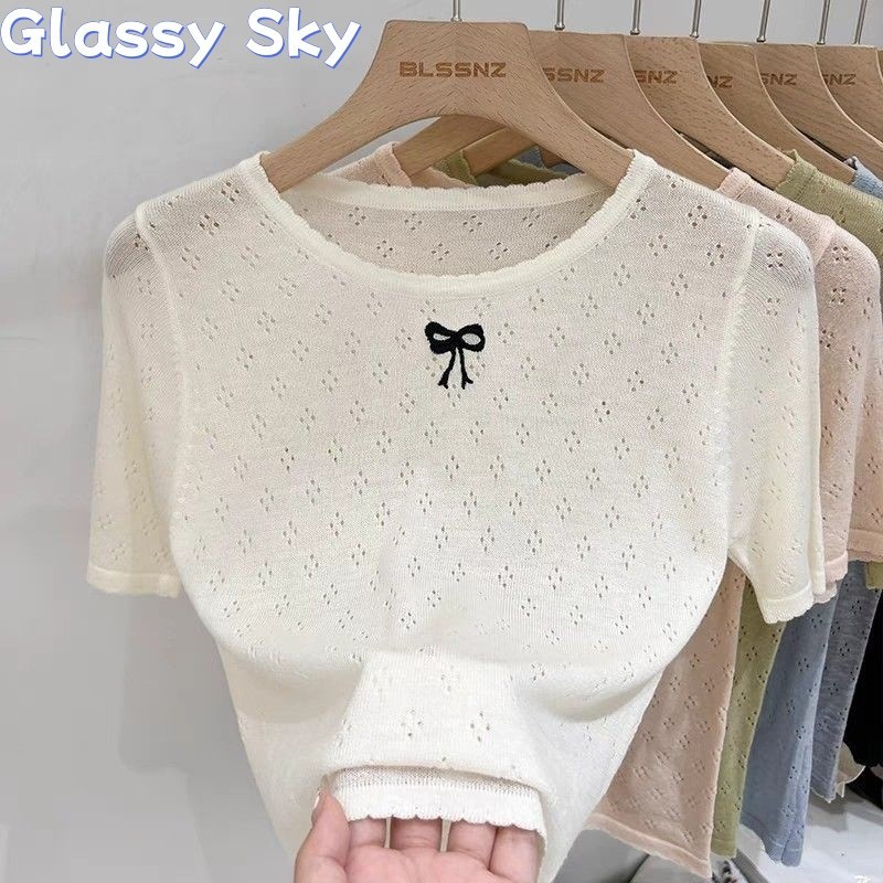 Glassy Sky 💖พร้อมส่ง💖เสื้อไหมพรมแขนสั้น คอกลม ดีเทลสกีนไบว์ น่ารักคิคุ ผ้าบางเบา  ผ้าถัก สีทึบ สวมใส่สบาย (8K132)