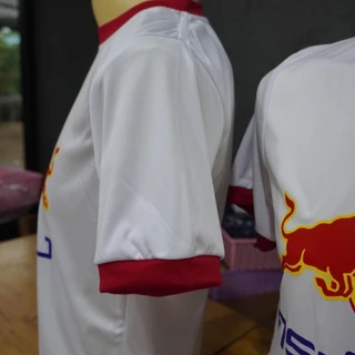 A004 เสื้อยืดคอกลม ขาวคอแดงสกรีนลาย กระทิงแดง จะไม่แรงได้ไง เนื้อผ้ากีฬา อย่างเท่ห์ มี5ไซส์ S,M,L,XL,2XL พร้อมส่ง